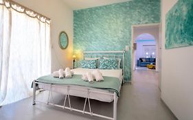 Blue Violet Apartment